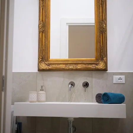 Amira Apartment *