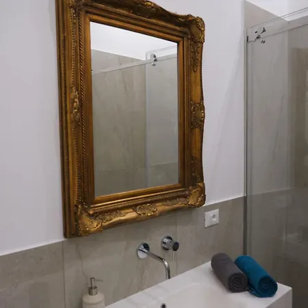 Amira Apartment