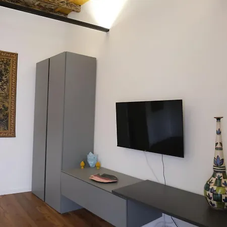 Amira Apartment