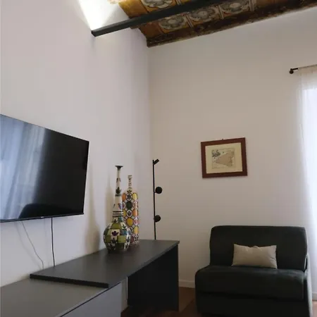 Amira Apartment
