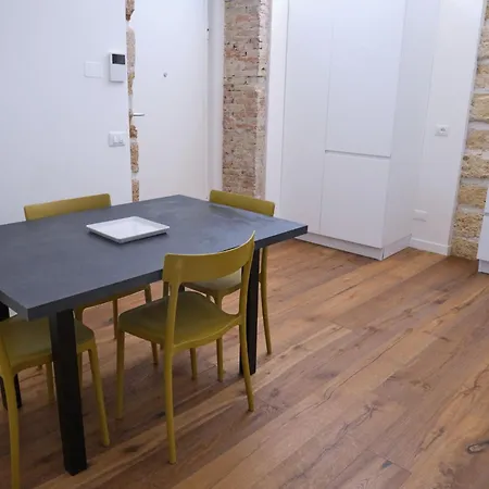 Amira Apartment *